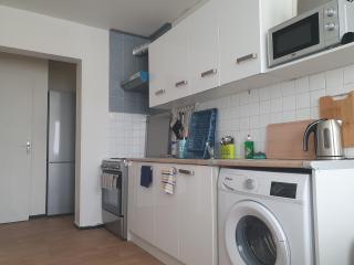 LMZ Calm appartement with view, equipped for groups - Sarcelles - 9