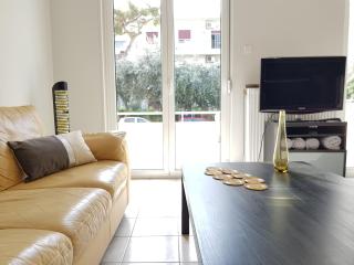 Comfortable Large Apartment - 8