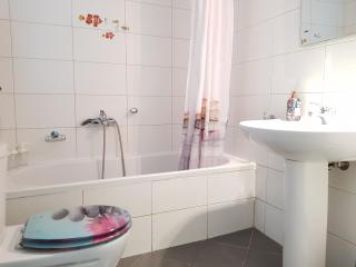 Comfortable Large Apartment - 3