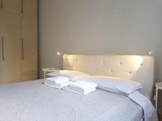 Comfortable Large Apartment - 7