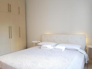 Comfortable Large Apartment - 5