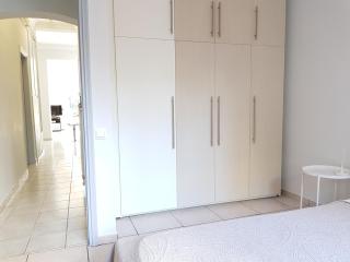 Comfortable Large Apartment - 6