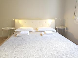 Comfortable Large Apartment - 4