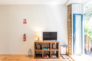 Central Studio with Pool & Patio by LovelyStay - 3
