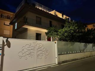 Appartamento Spotorno con ampio terrazzo attrezzato anche con angolo cottura - Spotorno - 3