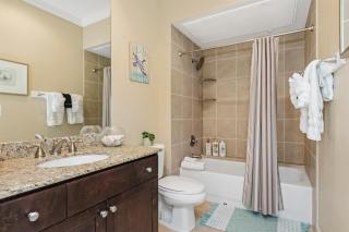The Dawn Oceanfront Condo on Seawall Blvd - Galveston - 2