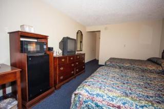 Red Roof Inn & Suites Newport News - 3