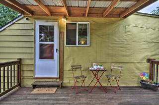 Cozy Studio with Deck - 9 Mi to Dtwn Portland! - 8