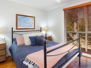 Bennett's Beach Cottage - Hawks Nest - 4