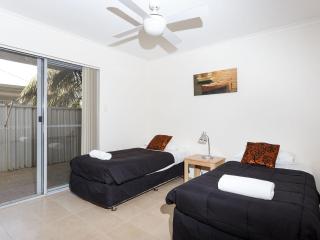 Seachange Apartment 1 - Hawks Nest - 5