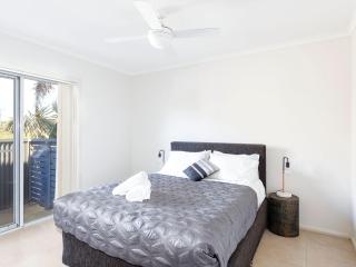 Seachange Apartment 2 - Hawks Nest - 3