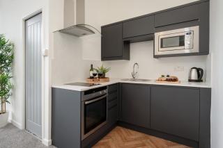 Near beach, Torquay Heights Modern Apartments, pet friendly - Torquay - 2