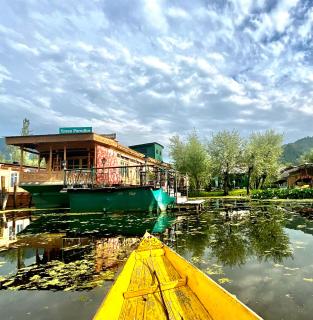 Green Paradise Houseboat - Centrally Heated - 0