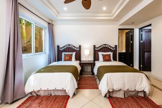 LUXURY 3BR appt, CENTER, 2 min to BEACH, hi-speed wifi - Tamarindo - 6