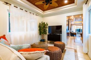 LUXURY 3BR appt, CENTER, 2 min to BEACH, hi-speed wifi - Tamarindo - 2