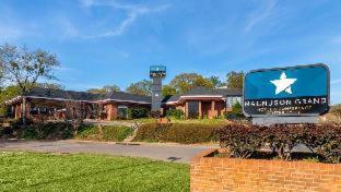 Magnuson Grand Hotel and Conference Center Tyler - 9