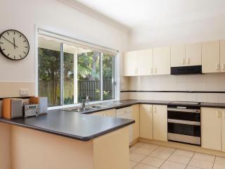 Three Bedroom Townhouse - Hawks Nest - 8