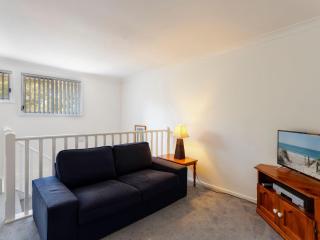 Three Bedroom Townhouse - Hawks Nest - 7