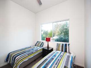 Stunning Holiday Townhouse - Tea Gardens - 1