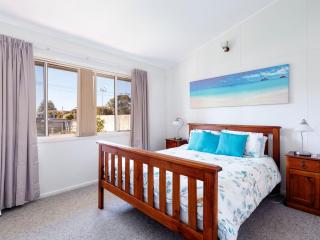 Surfs Up - Hawks Nest - 4