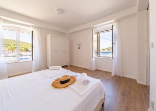 Central Seaside Residence - Vis - 0