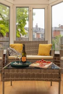 3-Bedroom Stylish Luxury House in Southampton with Garden & Parking, Close to City Centre by Blue Puffin Stays - 3