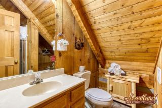 Cozy Mountain Hideaway - 8