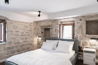 Charming stone apartment with jacuzzi in center of Omiš - Omiš - 3