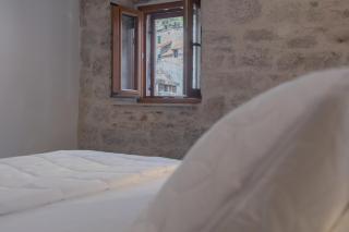 Charming stone apartment with jacuzzi in center of Omiš - Omiš - 2