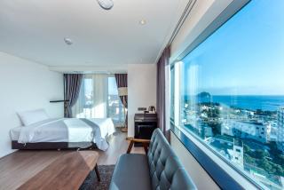 The First70 Hotel - 9