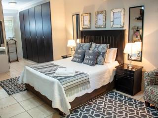 Four Seasons Guesthouses - Lephalale - 3