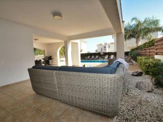 Villa Protaras Paralia, Spacious 4Bdr Central Protaras Villa, Close To Fig Tree Bay Beach - Protaras - 3