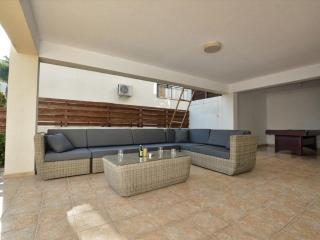 Villa Protaras Paralia, Spacious 4Bdr Central Protaras Villa, Close To Fig Tree Bay Beach - Protaras - 1