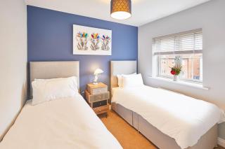 Host & Stay - The Tardis - 5