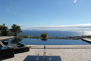 Exquisite Madeira Villa Villa Funchal Luz 5 Bedroom Heated Pool Sea Views Games Room - Funchal - 2