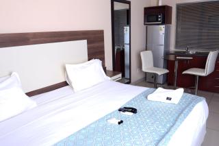 Eagle Nest Luxury Accommodation - 4