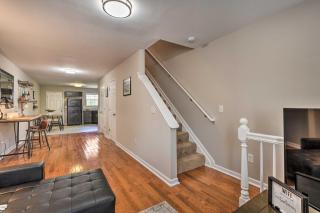 Midtown Baltimore Hub Half Mi to Penn Station - 7