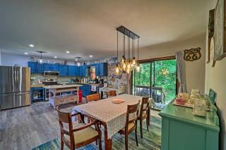 Updated Escape with Hot Tub 2 Mi to Sugar Mountain! - 4