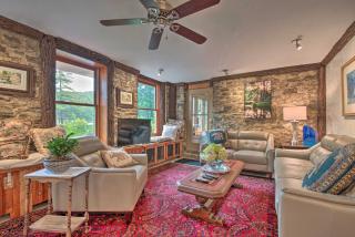 Lakefront Poconos Retreat with Hot Tub, Near Hiking! - 8