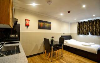 Hyde Park Apartments - 3