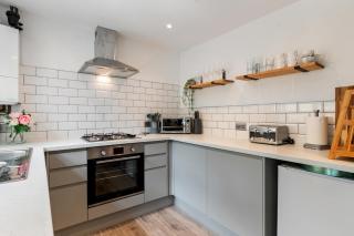 Ivydene - Beautiful Cottage, Stone Throw from Beach, Wonderful Sea Views - Saundersfoot - 7