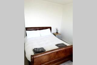 Jurassic View 3 Bed House with Hot Tub - 5