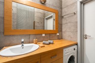 SuperApart Wilanowska apt 20 "Pet-Friendly 1BR Home with Patio - Warsaw - 2