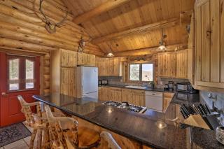 Exquisite Log Home with Lander Valley Views! - 1