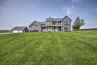 Blue Birds Perch Stunning Home on Private Hilltop - Shipshewana - 7