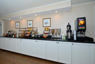 Best Western Harbour Pointe Lakefront - Saint Ignace - 4
