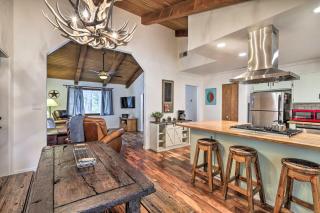 Hot Tub and Patio Pet-Friendly Cabin in Munds Park! - Munds Park - 3