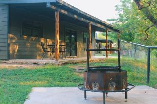 The Springs Retreat - Leakey - 1
