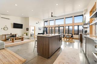 Mt Peale House - Moab - 2