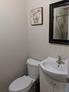 House in Niagara falls, Close to Clifton Hill, Casino and Horseshoe falls and with kitchen for 6 Guest - 1